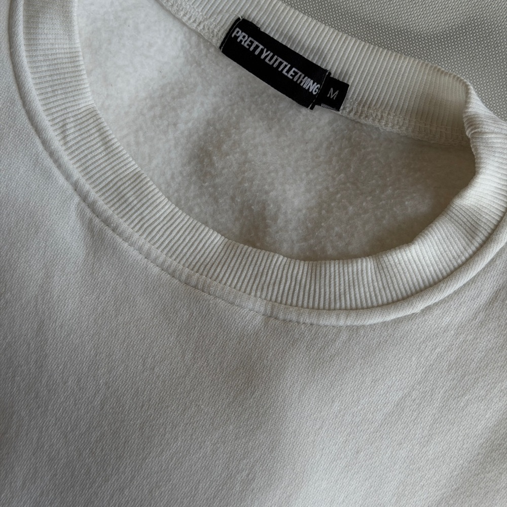 PrettyLittleThing White Crew Sweatshirt